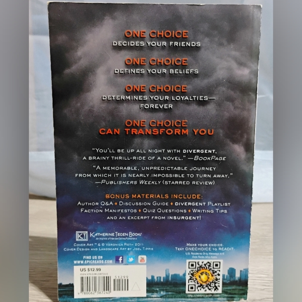 Divergent by Veronica Roth Paperback - Picture 2 of 6